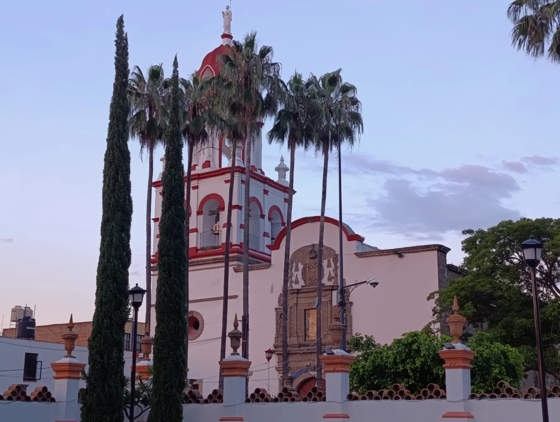 Parroquia de San Pedro Apóstol en Tlaquepaque, Jalisco